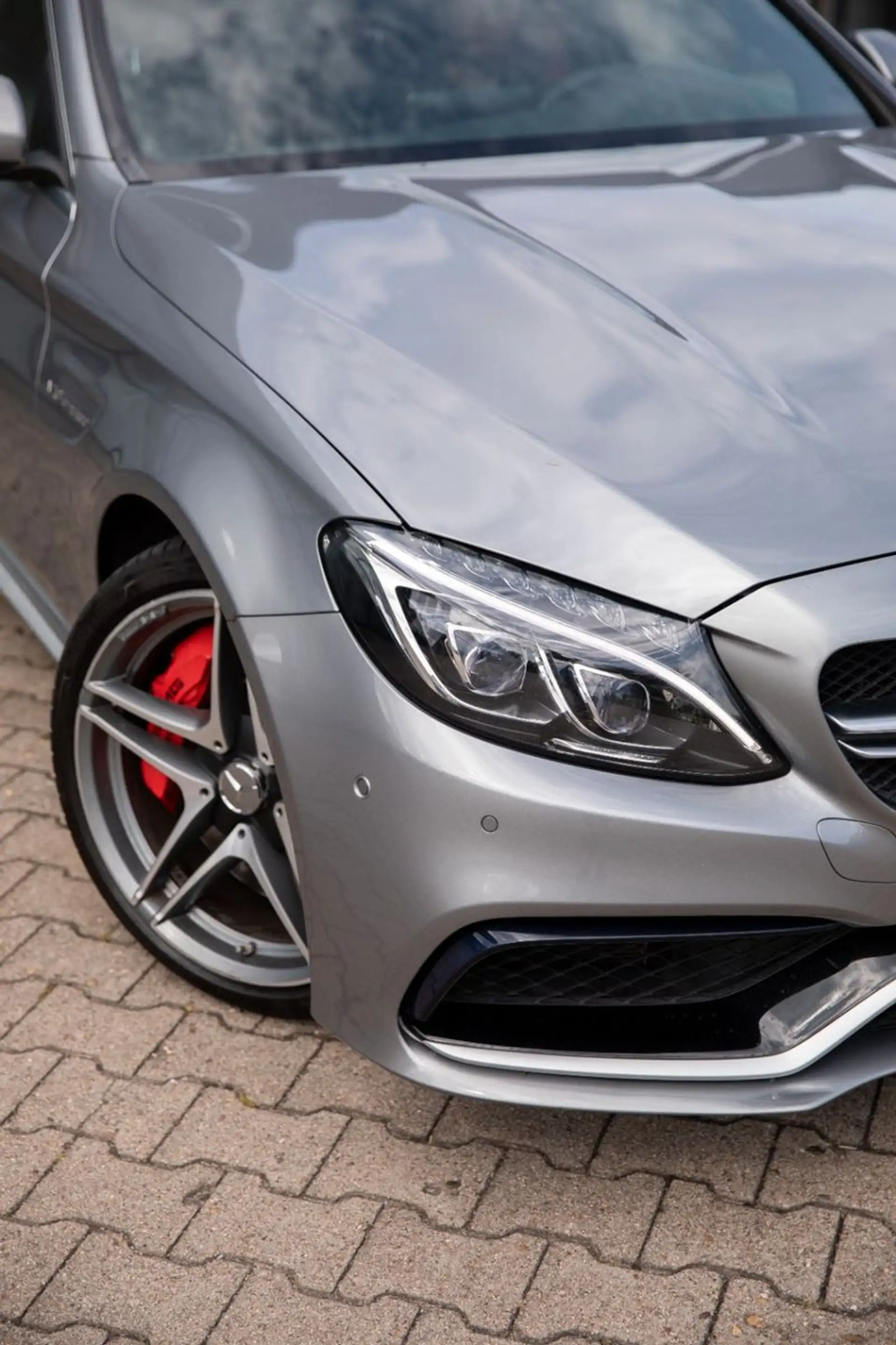 Mercedes-Benz C 63 AMG C 63S AMG V8 Biturbo Ambiente Intelligent Light — photo 3