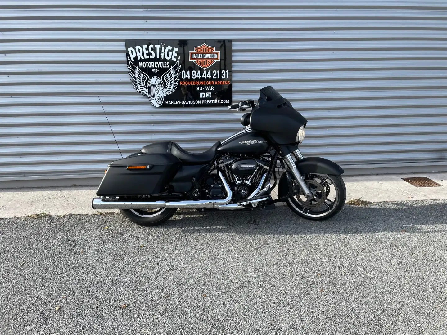 Harley-Davidson Street Glide Noir - 1