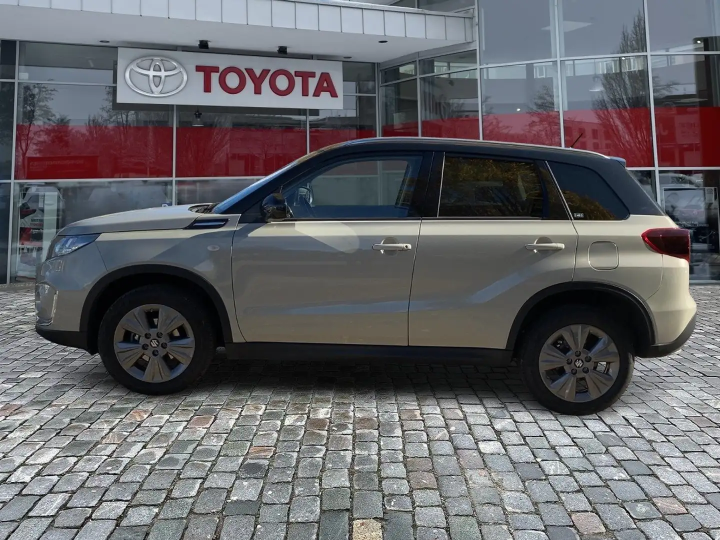 Suzuki Vitara 1.4 DITC 4x2 Comfort gepflegter SUV Schwarz - 2