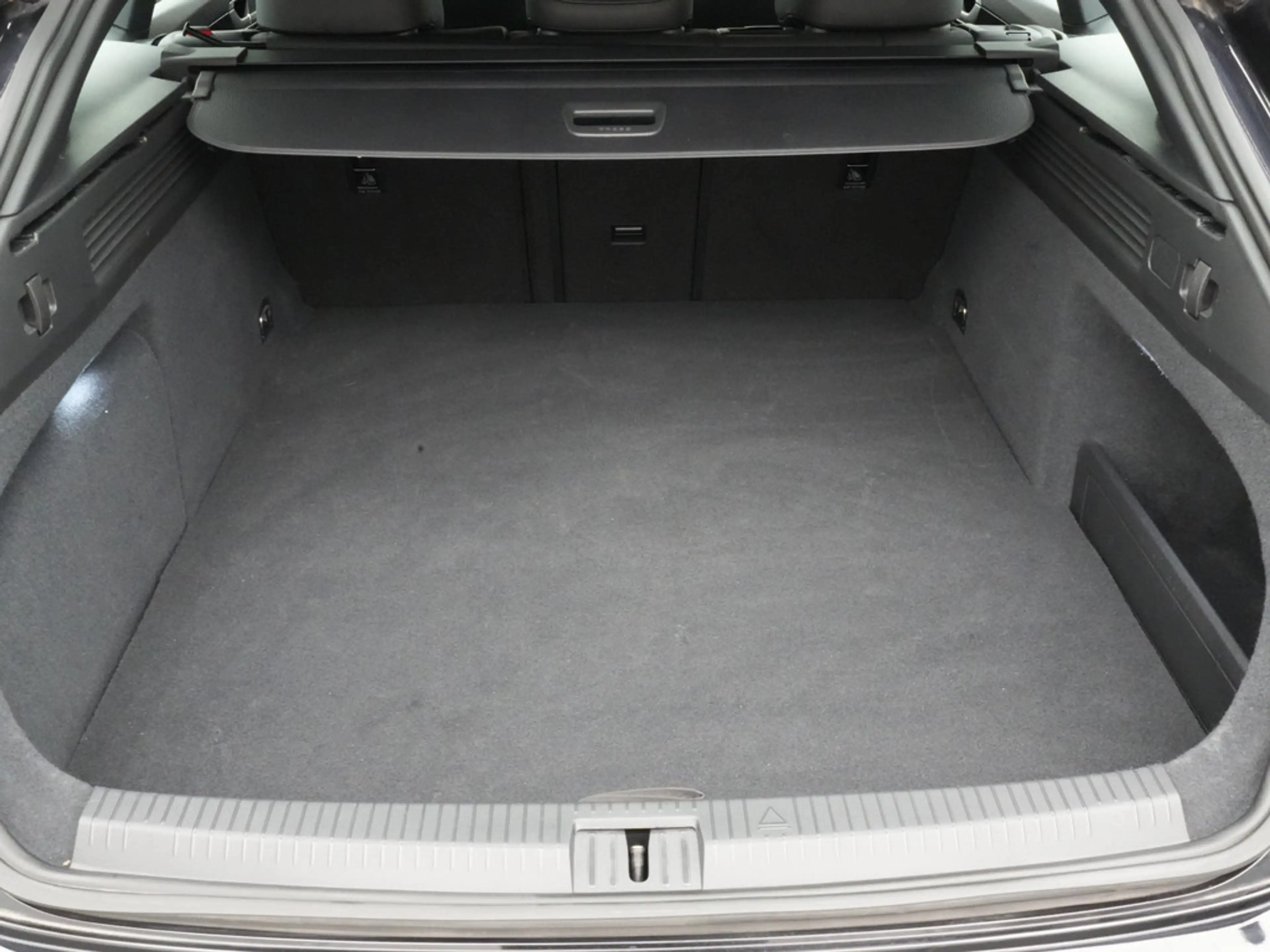 Volkswagen Arteon SB eHybrid R-Line ACC LEDER NAVI SHZ — photo 11