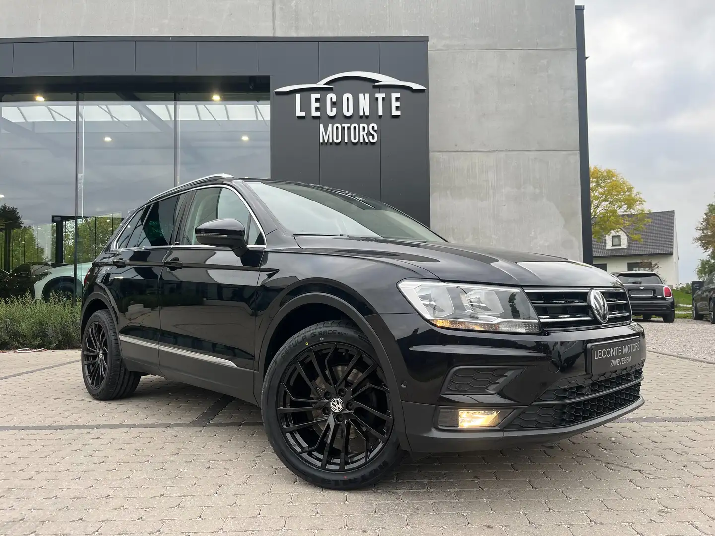 Volkswagen Tiguan Tiguan 1.5 TSI DSG Navigatie/Camera/Carplay/ACC/.. Noir - 1
