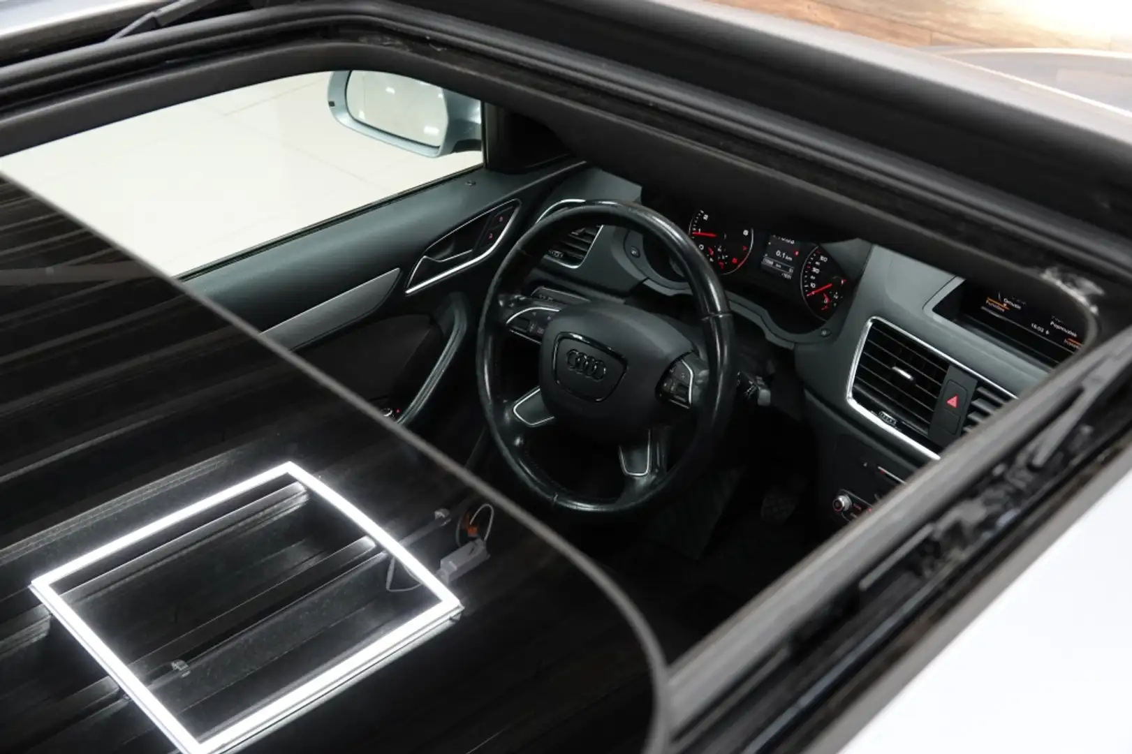 Audi Q3 1.4 TFSI | PANO | STOELVERW. | CRUISE | TREKHAAK | Šedá - 2