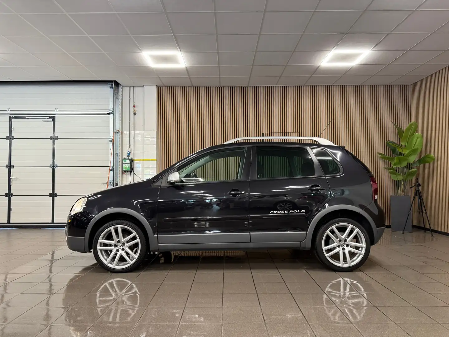 Volkswagen Polo Cross 1.4-16V * Airco / Cruise control / LM Velgen / NL Zwart - 2