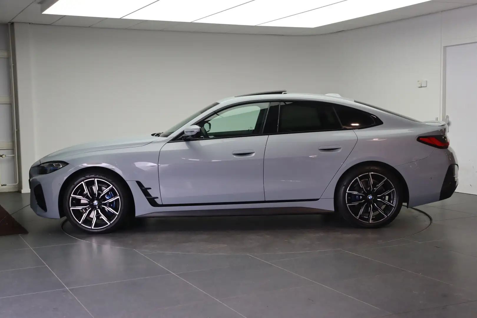 BMW 430 4 Serie Gran Coupé 430i High Executive M Sport Aut Grijs - 2