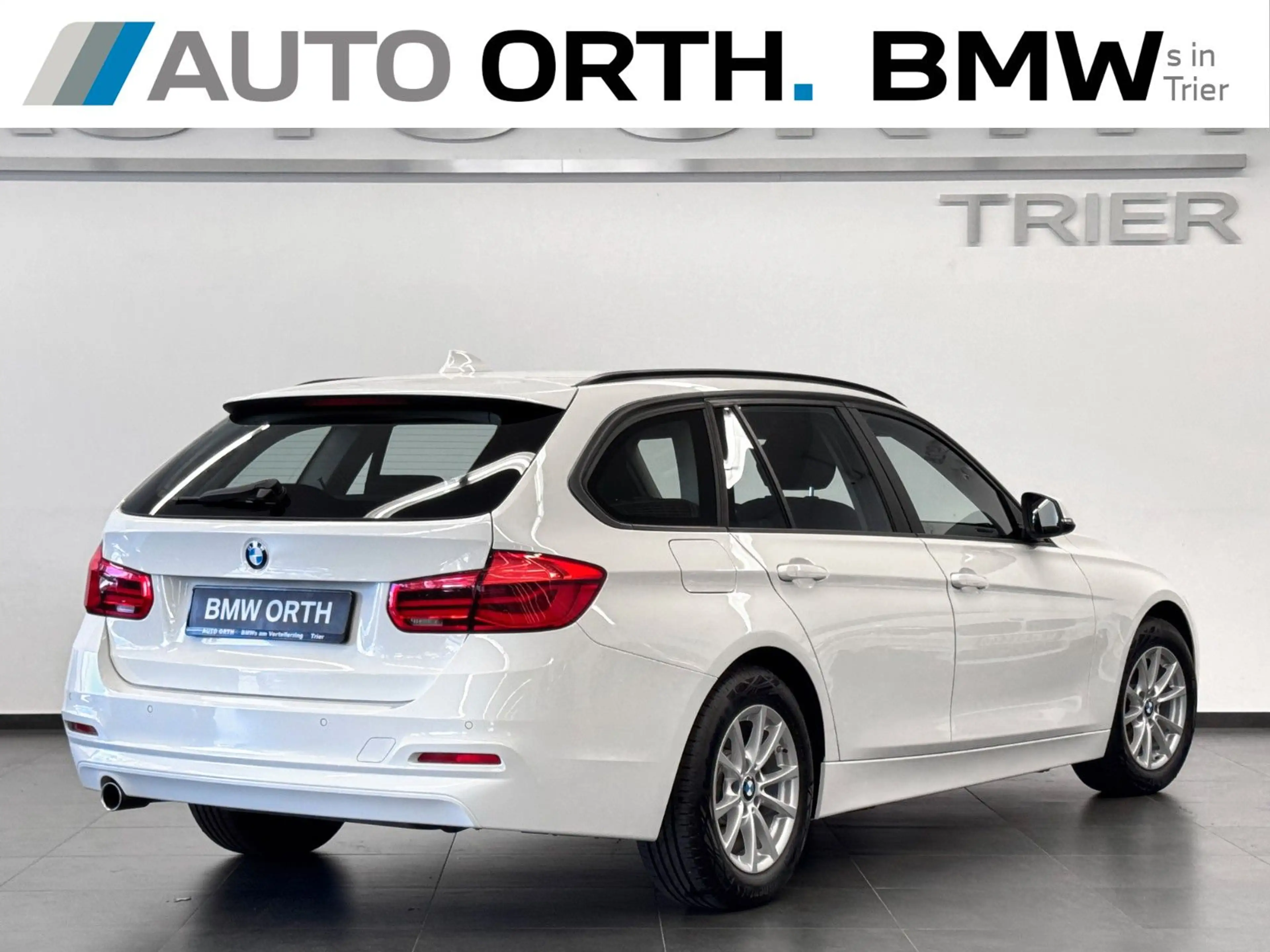 BMW 318 i Touring NAVI LED PDC SIHZ TEMPOMAT ALU — photo 2