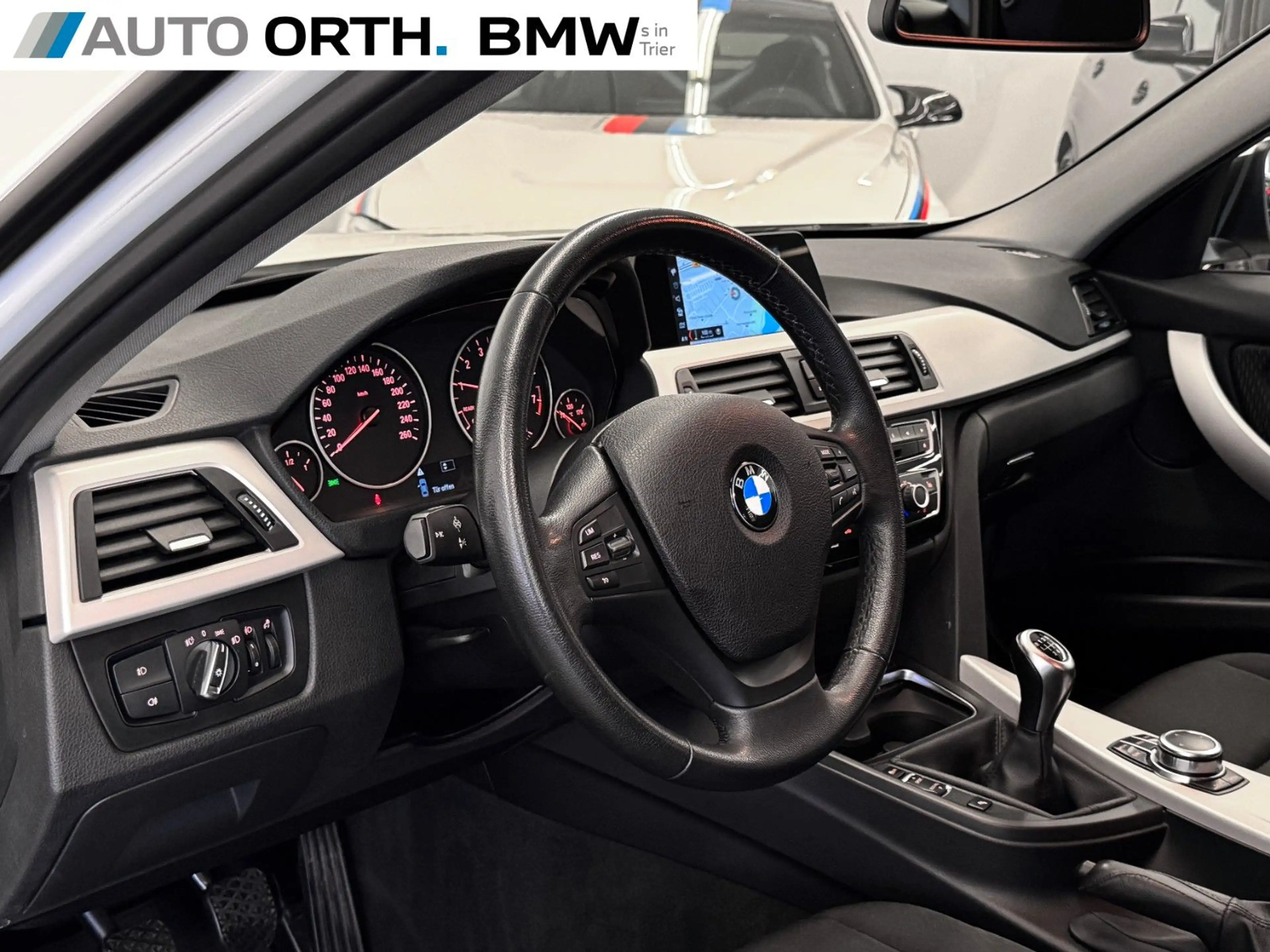 BMW 318 i Touring NAVI LED PDC SIHZ TEMPOMAT ALU — photo 15
