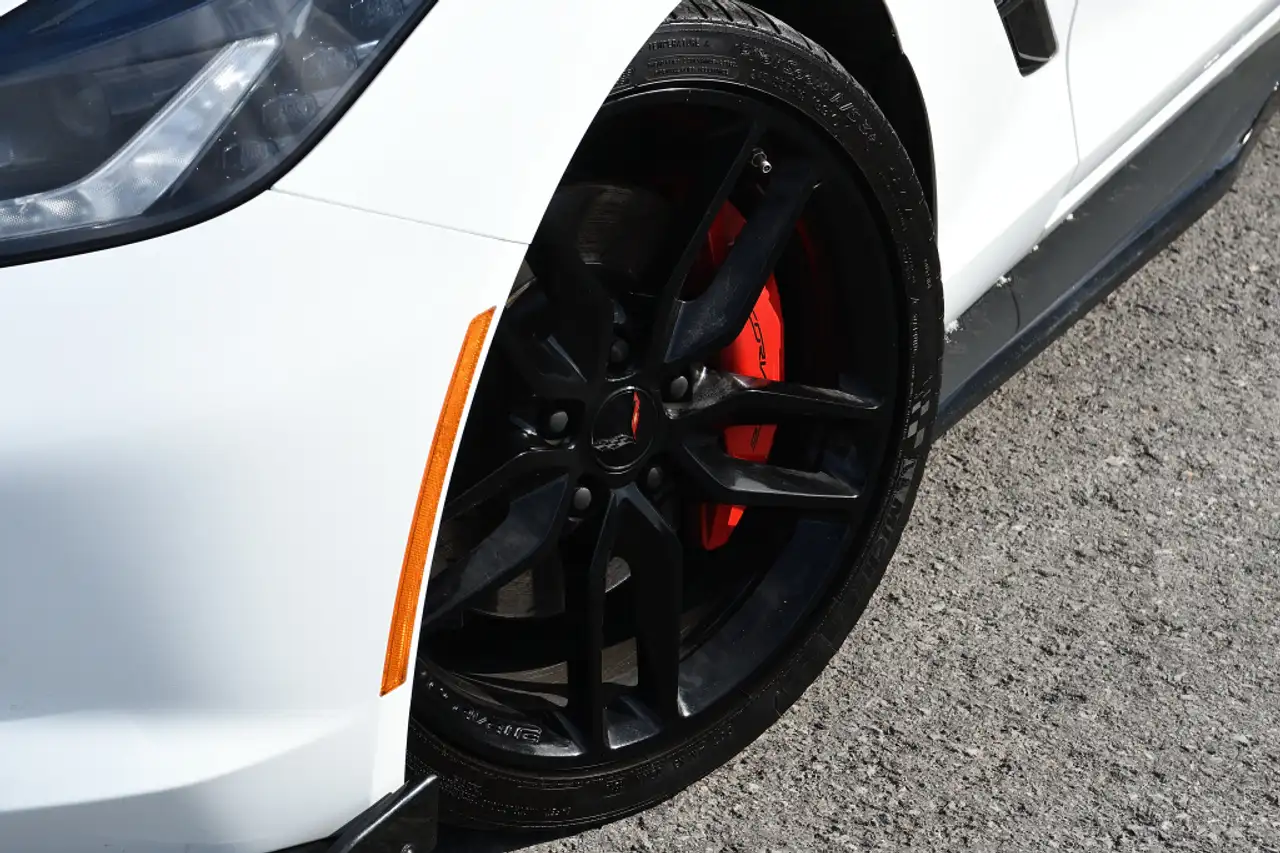 Chevrolet Corvette снимка Chevrolet Corvette