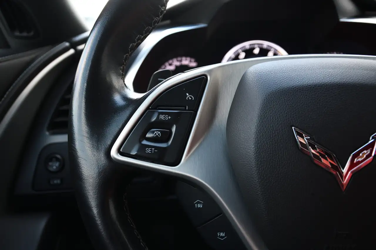 Chevrolet Corvette снимка Chevrolet Corvette