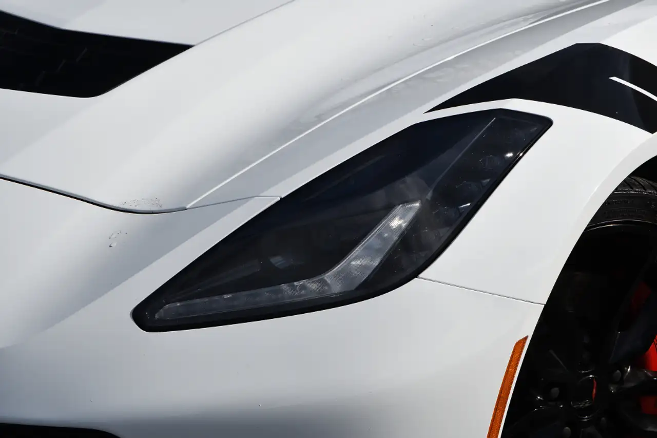 Chevrolet Corvette снимка Chevrolet Corvette