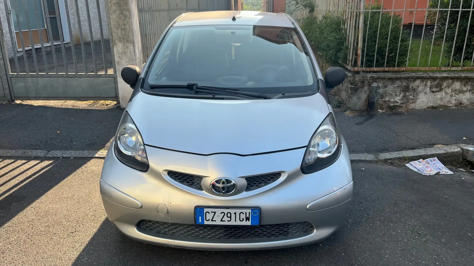 Toyota Aygo 1.0 12V VVT-i 3 porte Gris - 1