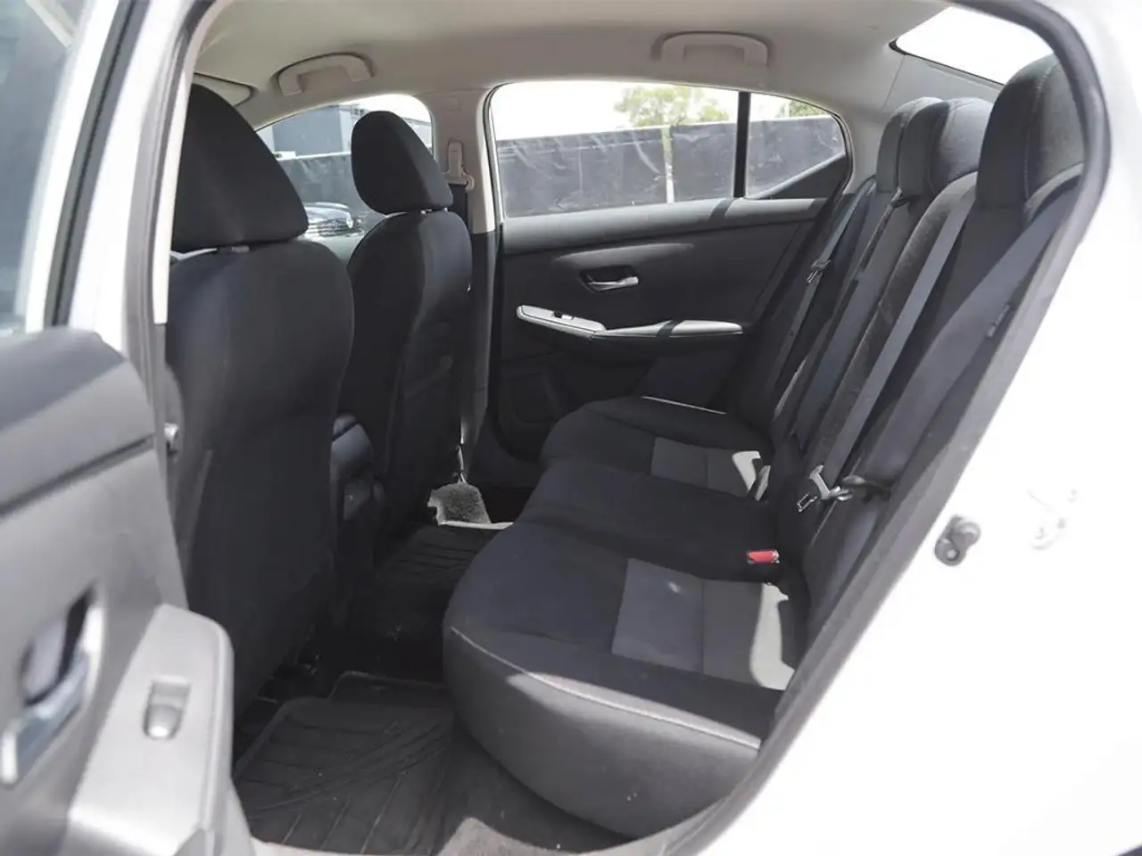 Nissan Sentra снимка Nissan Sentra