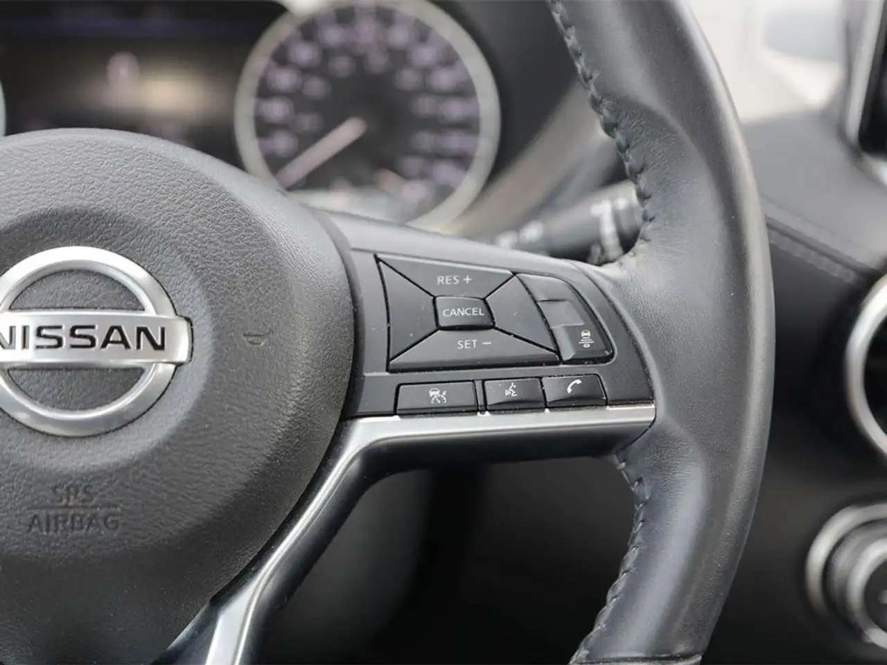 Nissan Sentra снимка Nissan Sentra