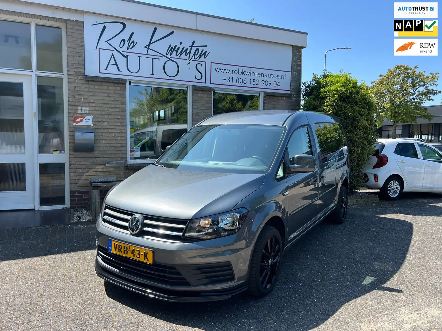 Volkswagen Caddy 2.0 TDI L2H1 BMT Maxi Highline aUTOMAAT Grijs - 1