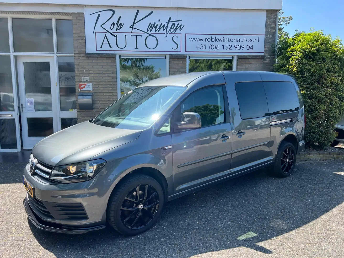 Volkswagen Caddy 2.0 TDI L2H1 BMT Maxi Highline aUTOMAAT Grijs - 2