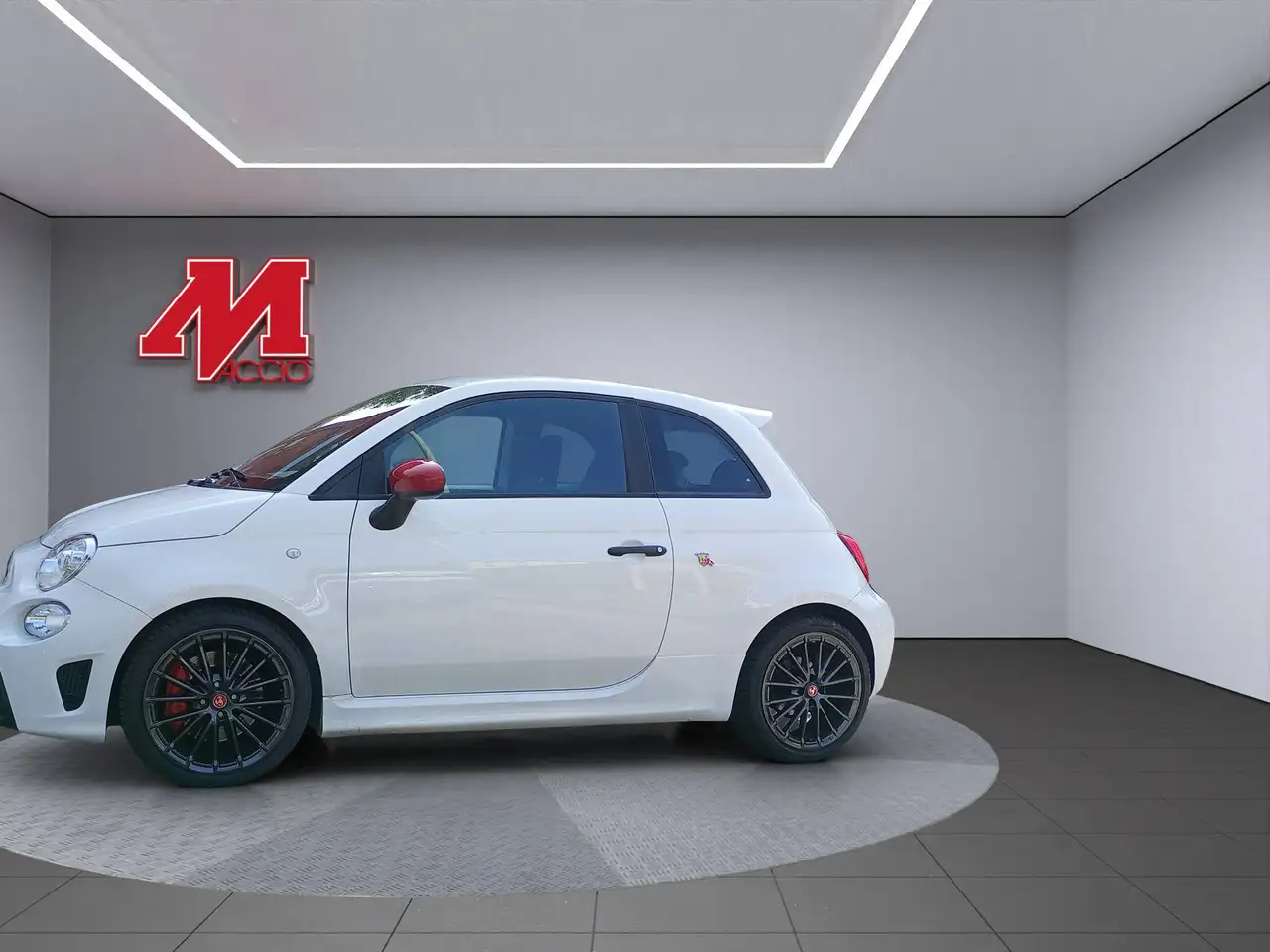 Abarth 695 2023
