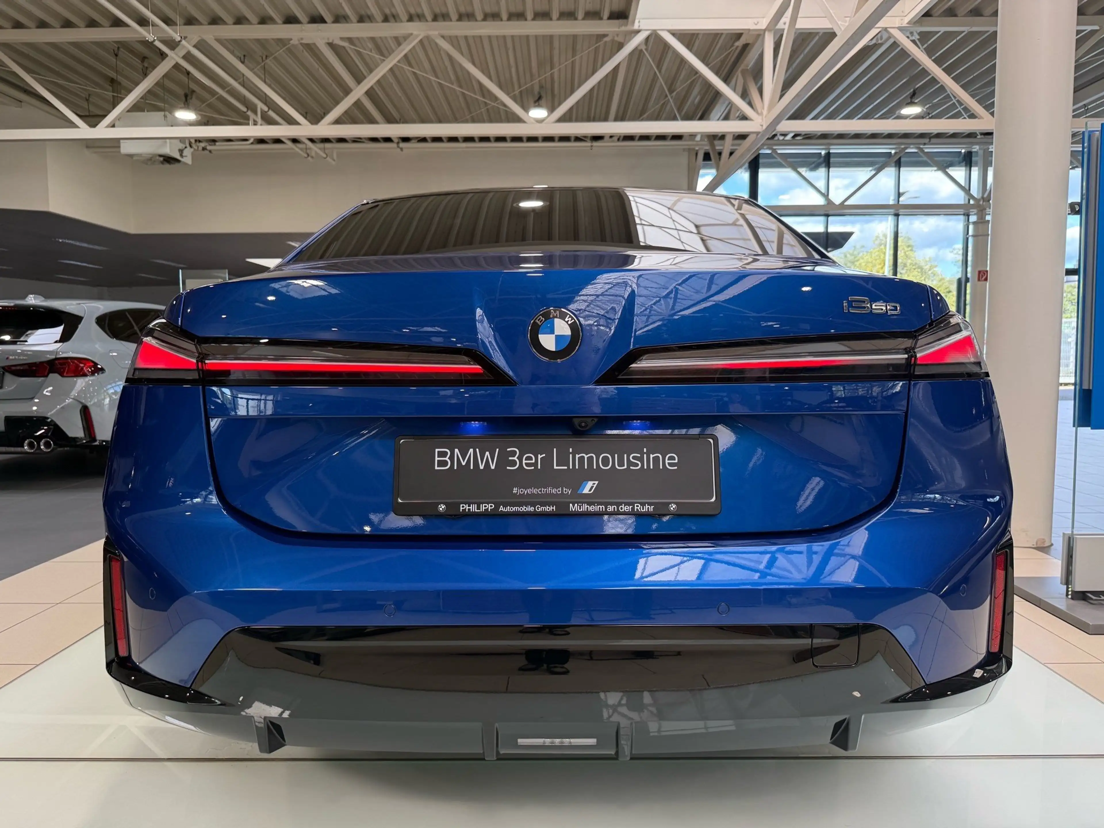 BMW i3 50 xDrive M Sportpaket 20"AHK 3D HUD Inno Pano — photo 26