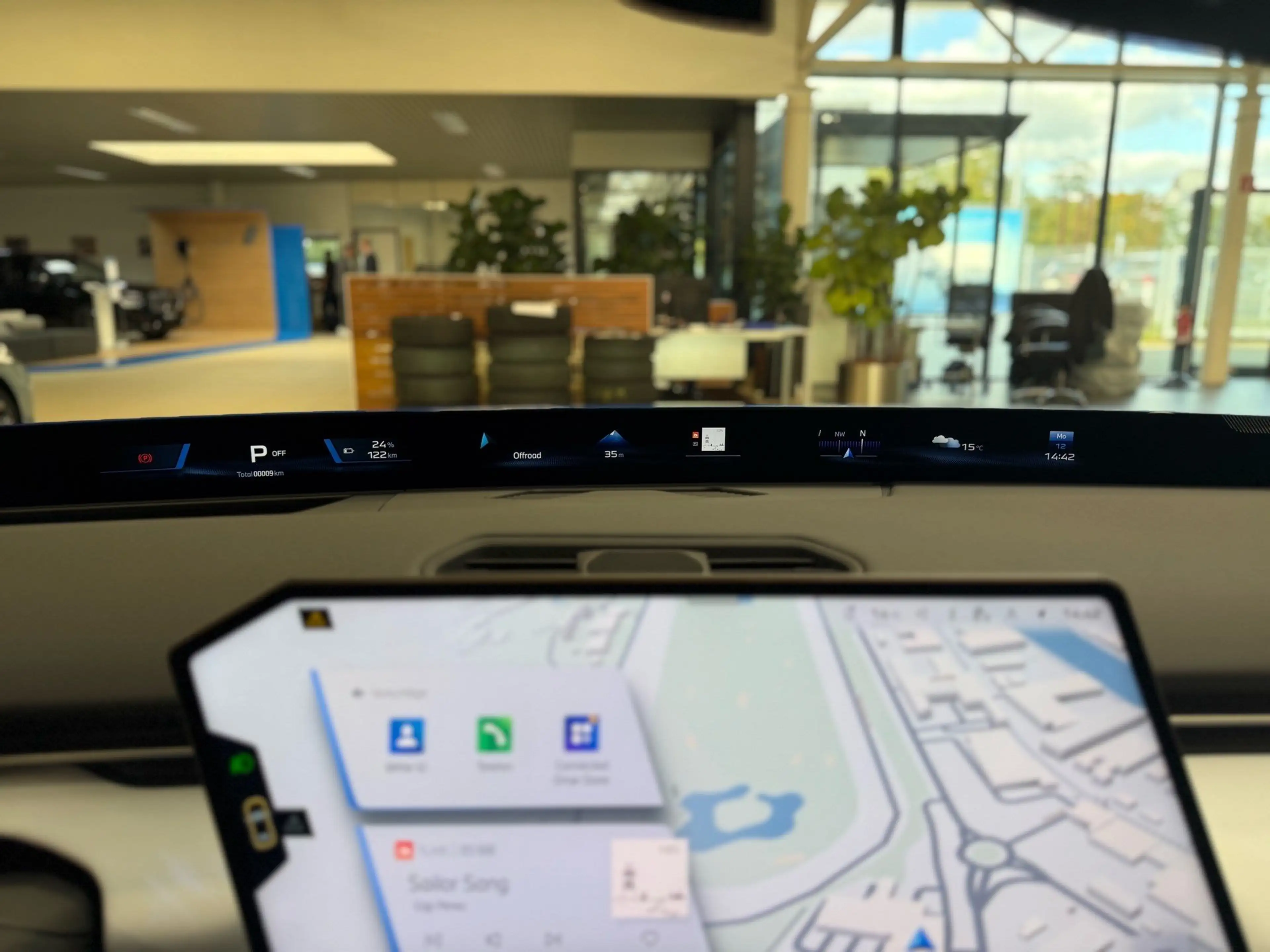 BMW i3 50 xDrive M Sportpaket 20"AHK 3D HUD Inno Pano — photo 13