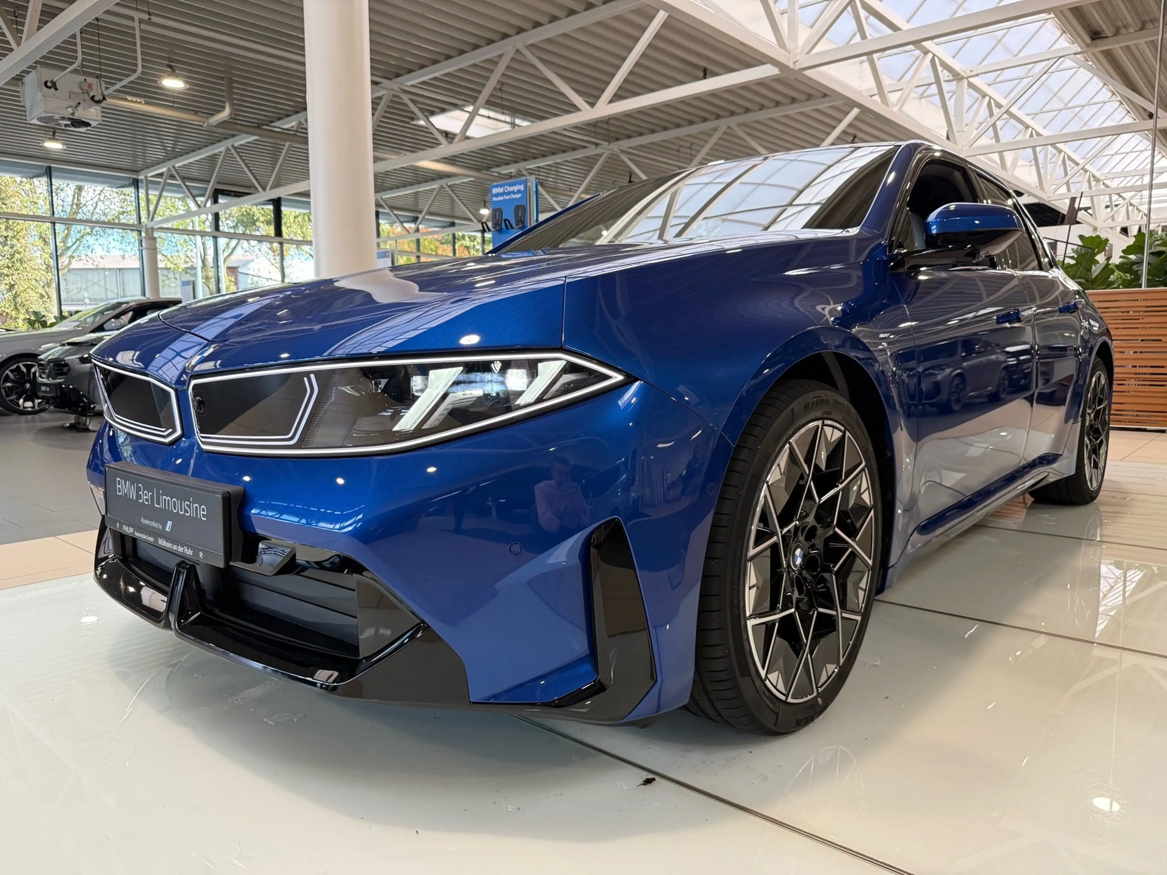 BMW i3 50 xDrive M Sportpaket 20"AHK 3D HUD Inno Pano — photo 2
