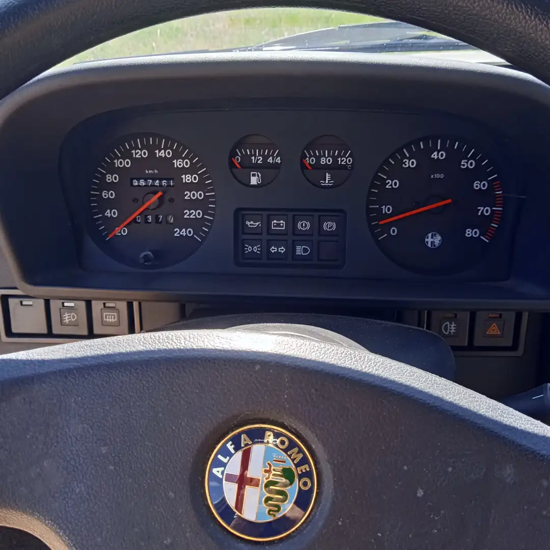 Alfa Romeo 33 33 SW 1.7 ie Stříbrná - 2