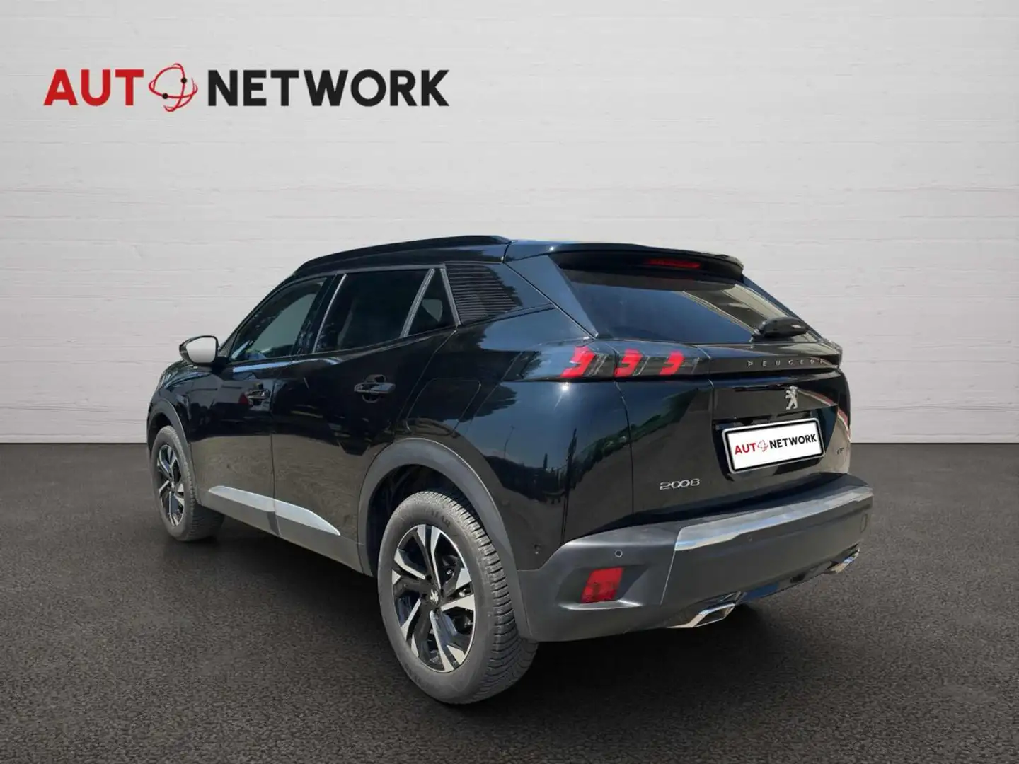 Peugeot 2008 PureTech 130 S&S GT Schwarz - 2