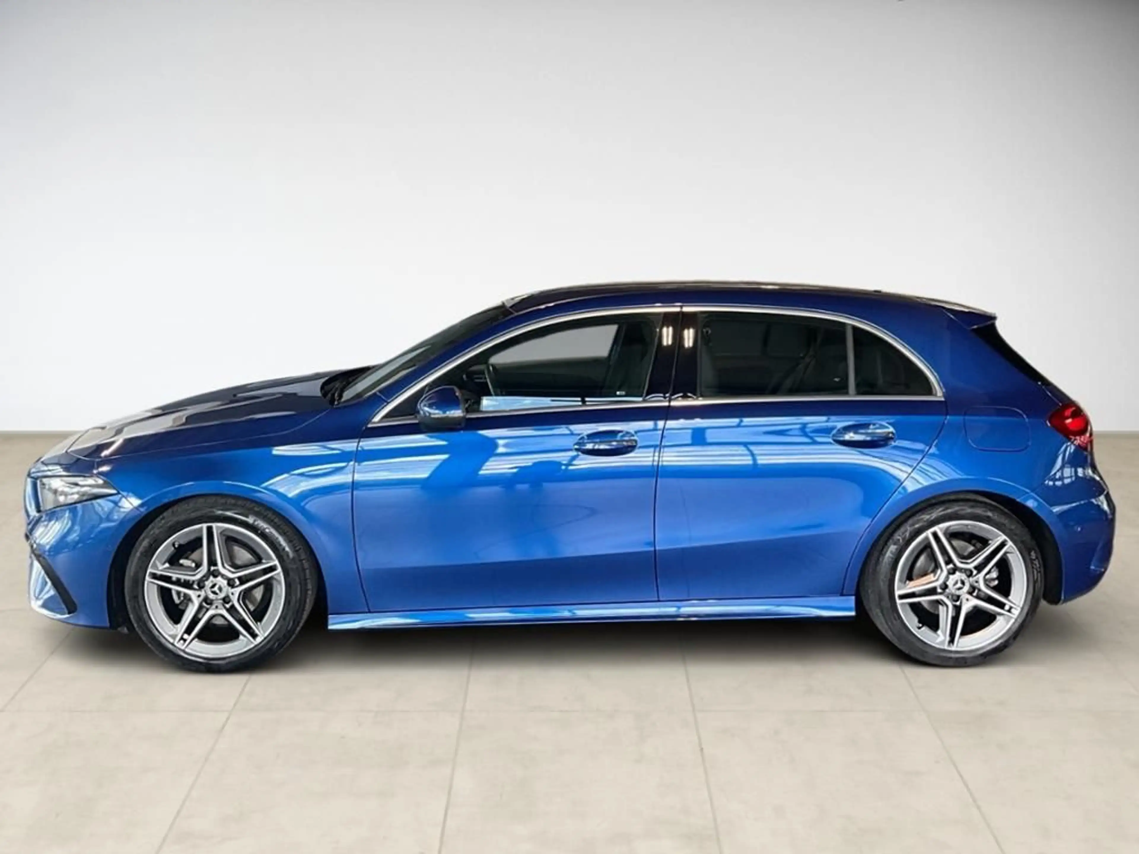 Mercedes-Benz A 200 AMG Line Advanced Plus AHK AUT Kam. KlimaA — photo 3
