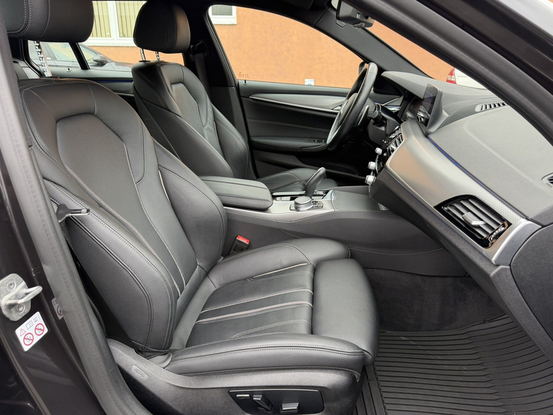 BMW 540 d xDrive Touring M Sport HeadUp Innovation Adapt L — photo 16