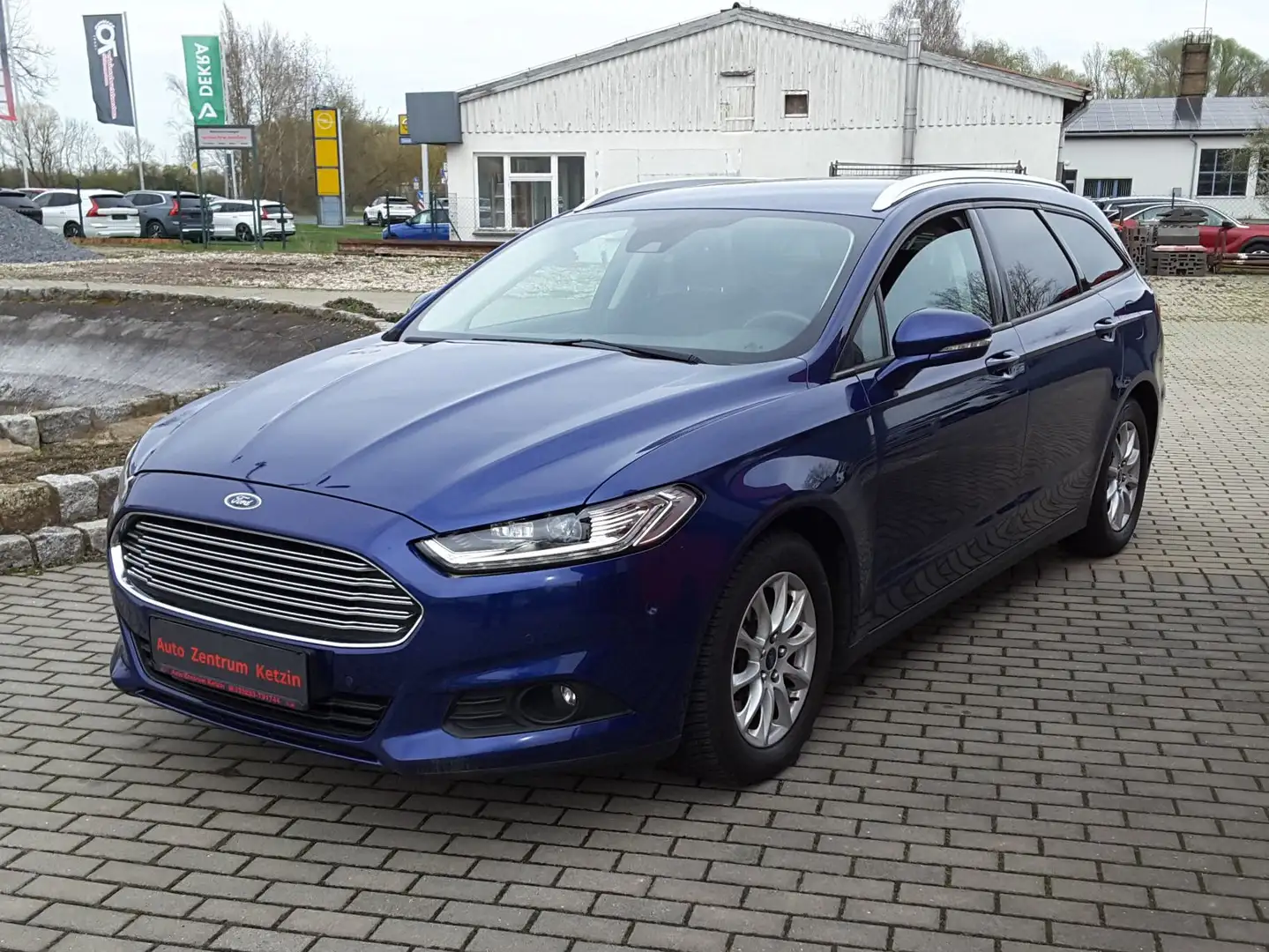 Ford Mondeo Business Edition Blau - 1