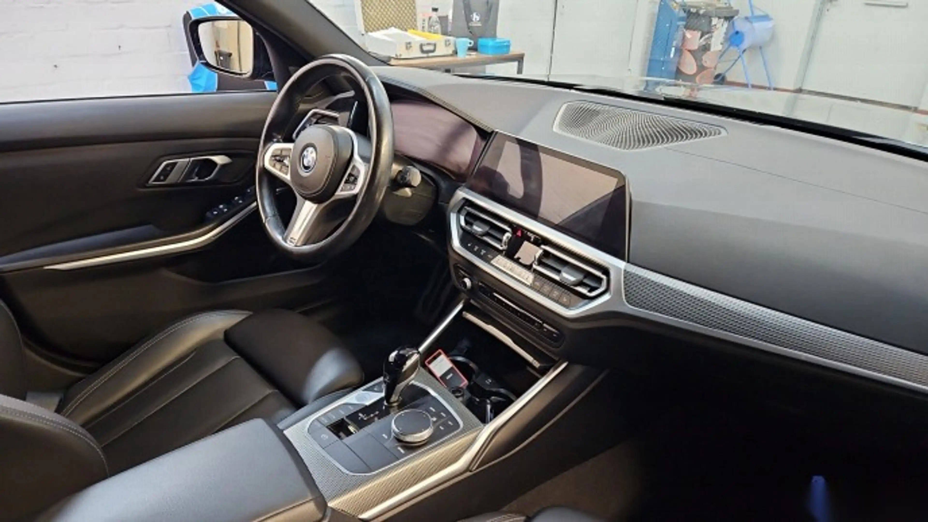 BMW 330 E SPORTSITZE KLIMAAUT LED RADIO MFL SHZ PDC HUD AHK KAMERA HIFI Leder Navi — photo 6