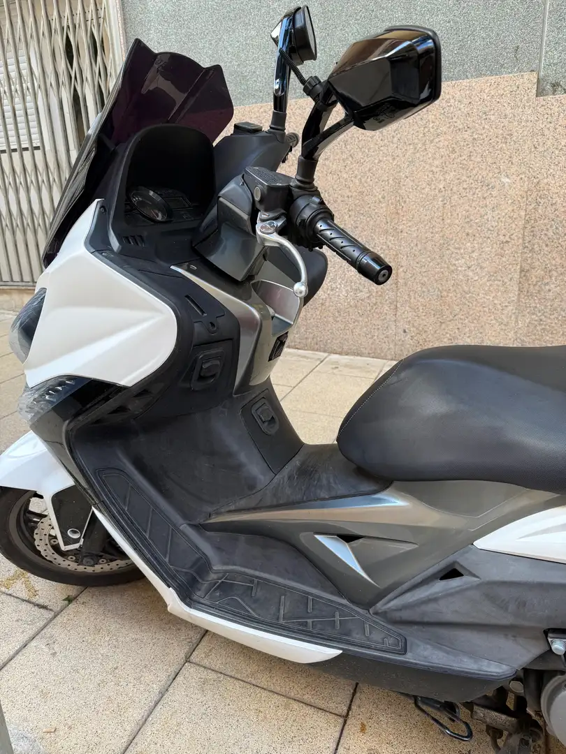 Kymco Xciting 400i Estándar Fehér - 2
