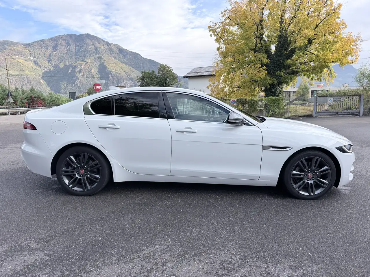 Jaguar XE