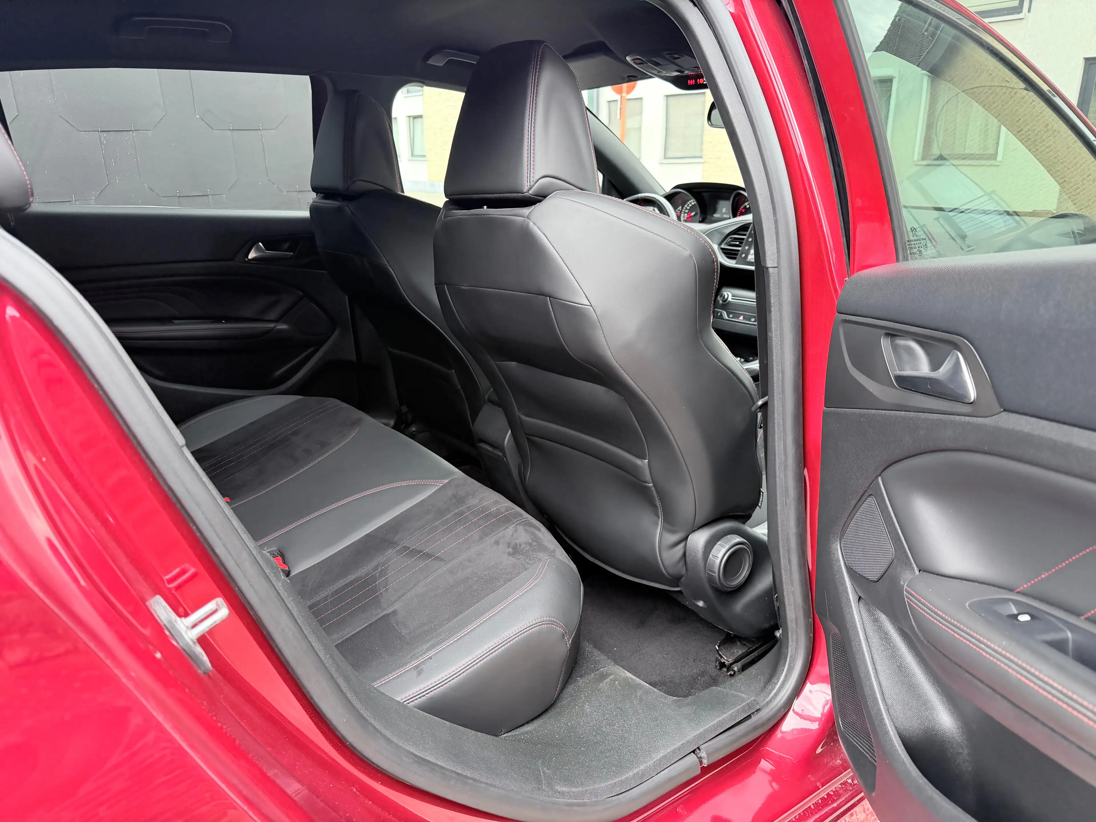 Peugeot 308 1.6 GTI EDITION SPORT  | NAVI | CRUISE | CAMERA — photo 9