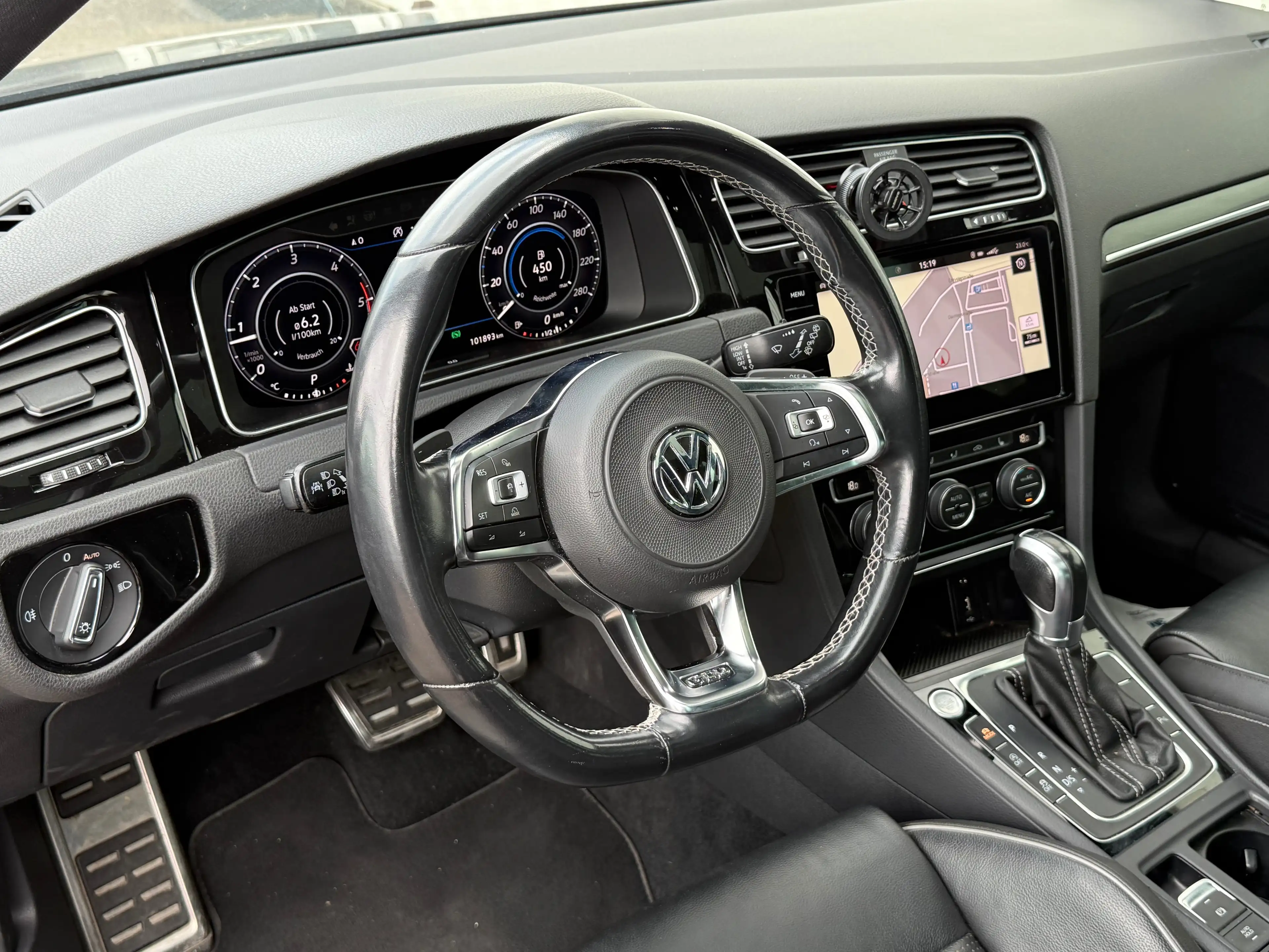 Volkswagen Golf GTD GTD BMT Automatik*Vollausstattung*Pano*Kamera* — photo 7