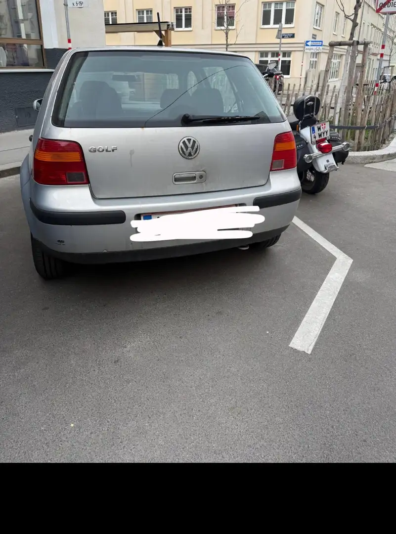 Volkswagen Golf - 2