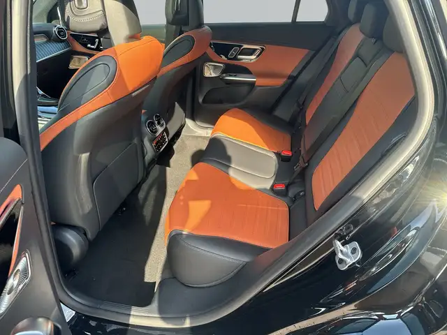Mercedes-Benz GLC 200 view 10