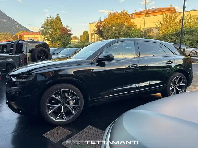 Audi Q8 view 2