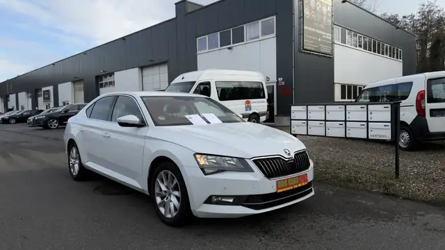 Skoda Superb Superb Lim. Sportline*2.0 TDI DSG*LED*1.HD*