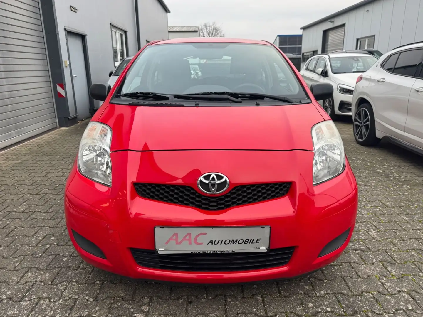 Toyota Yaris Basis/Elektr. Fensterheber/Allwetter Rot - 2