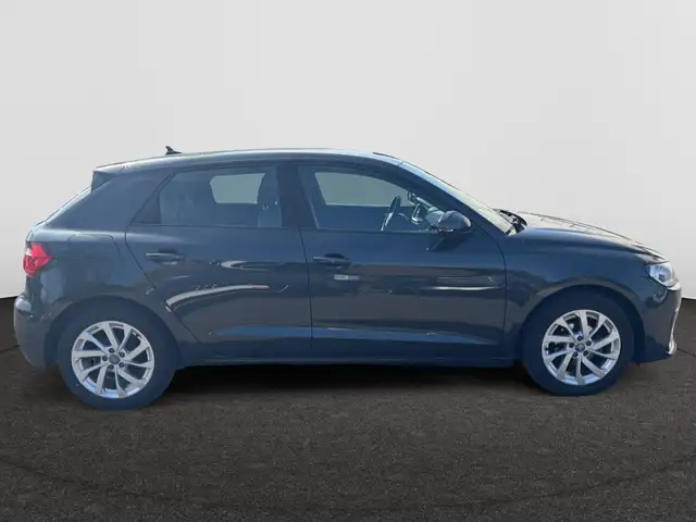 Audi A1 view 11
