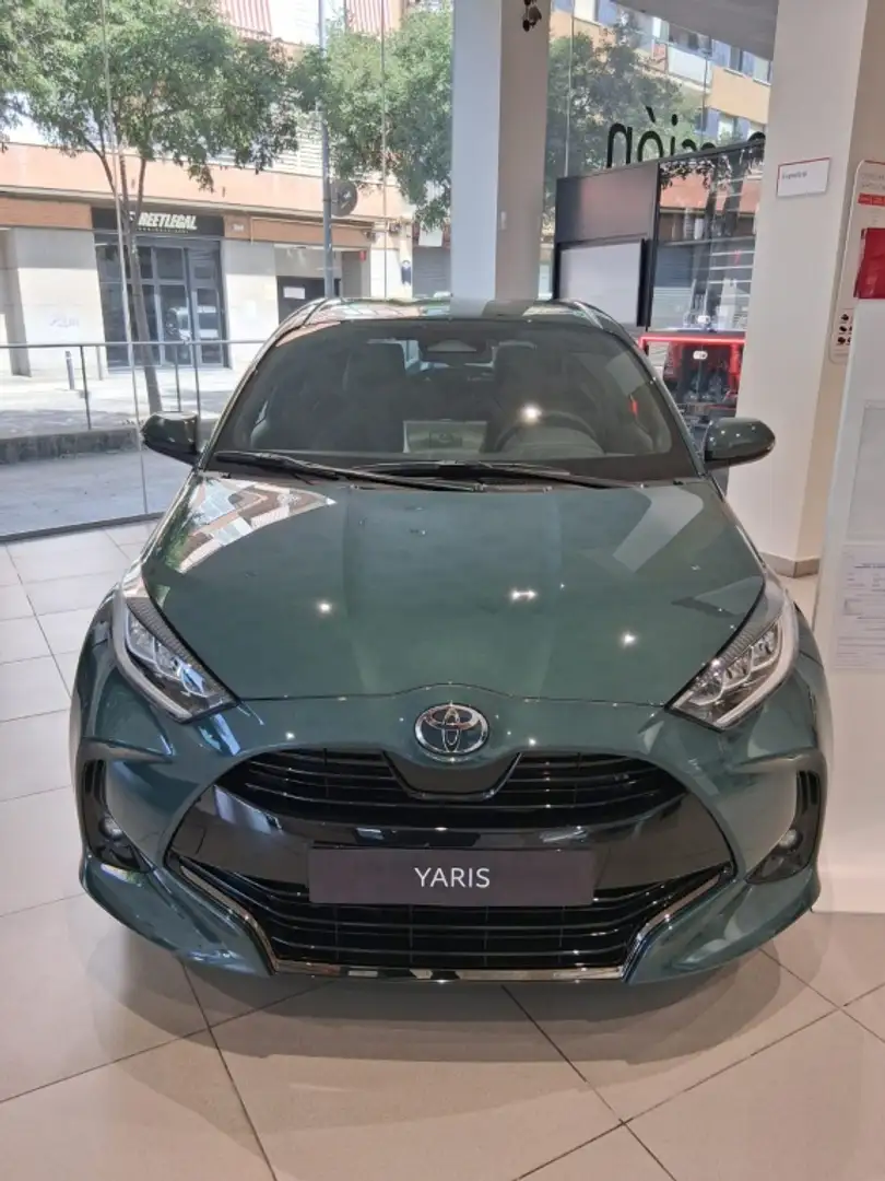 Toyota Yaris 120H 1.5 Style Verde - 1