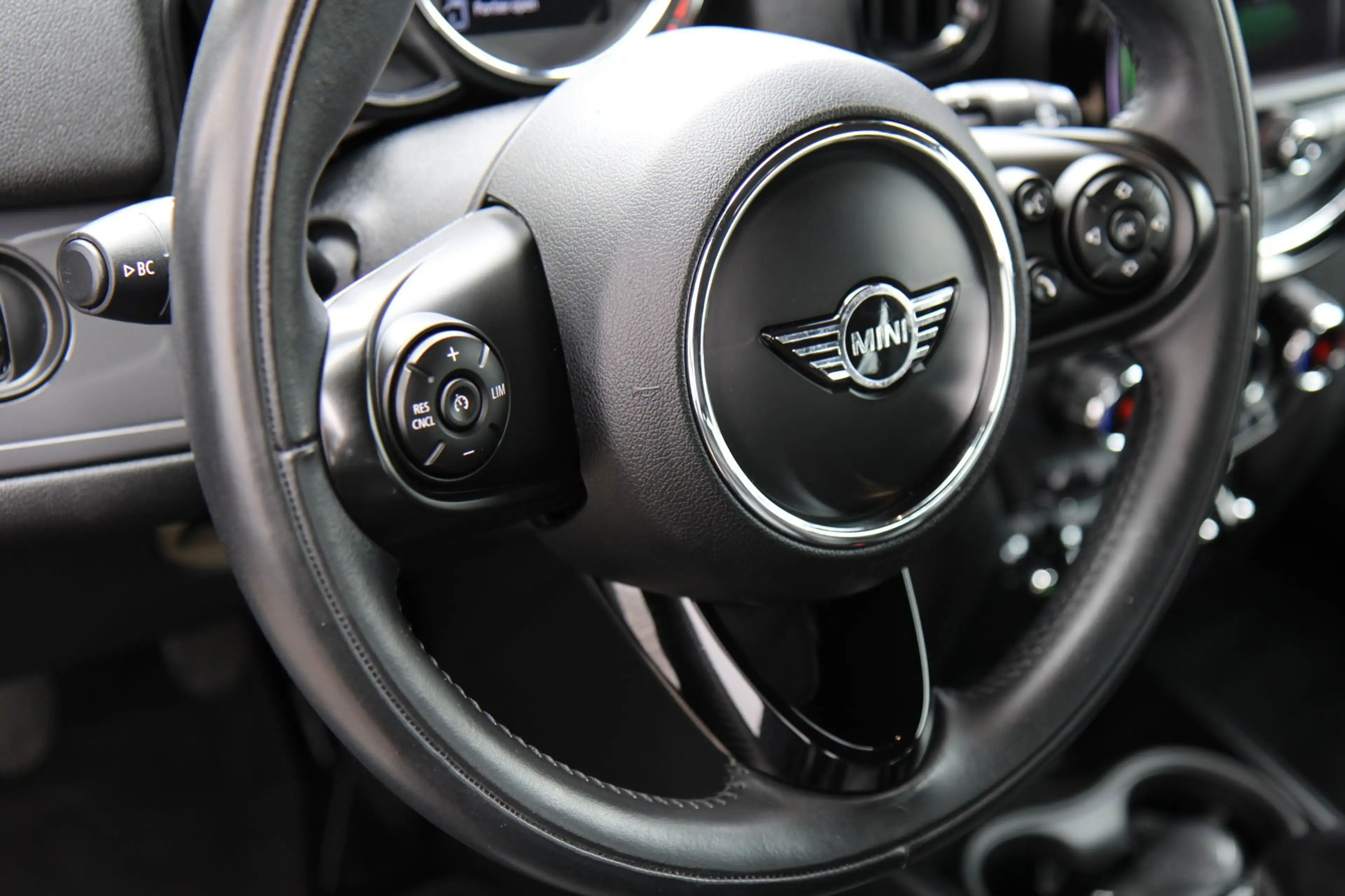 MINI Cooper Countryman 1.5 Navi Led Leder Keyless Cruise !! — photo 12
