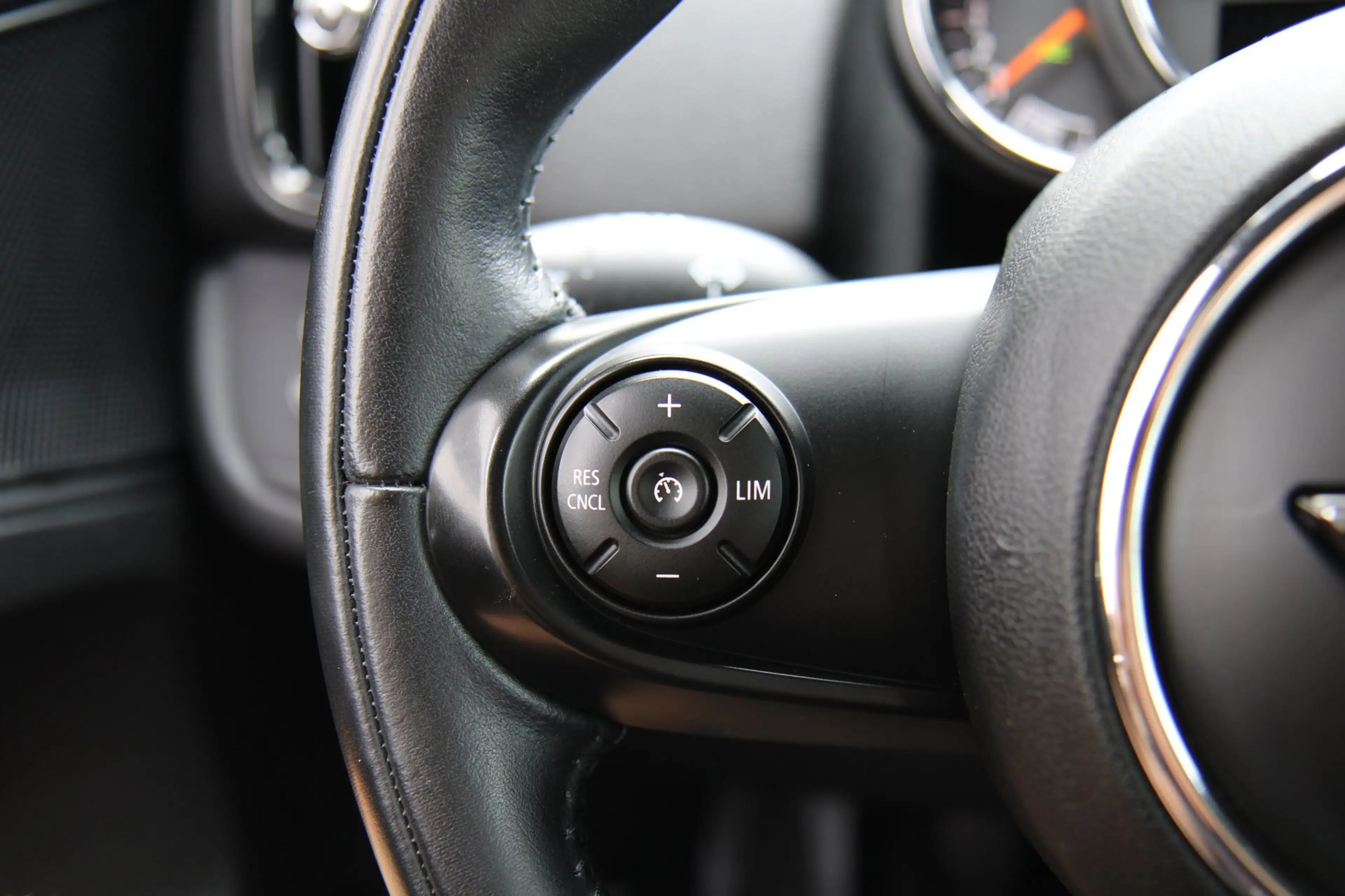 MINI Cooper Countryman 1.5 Navi Led Leder Keyless Cruise !! — photo 13