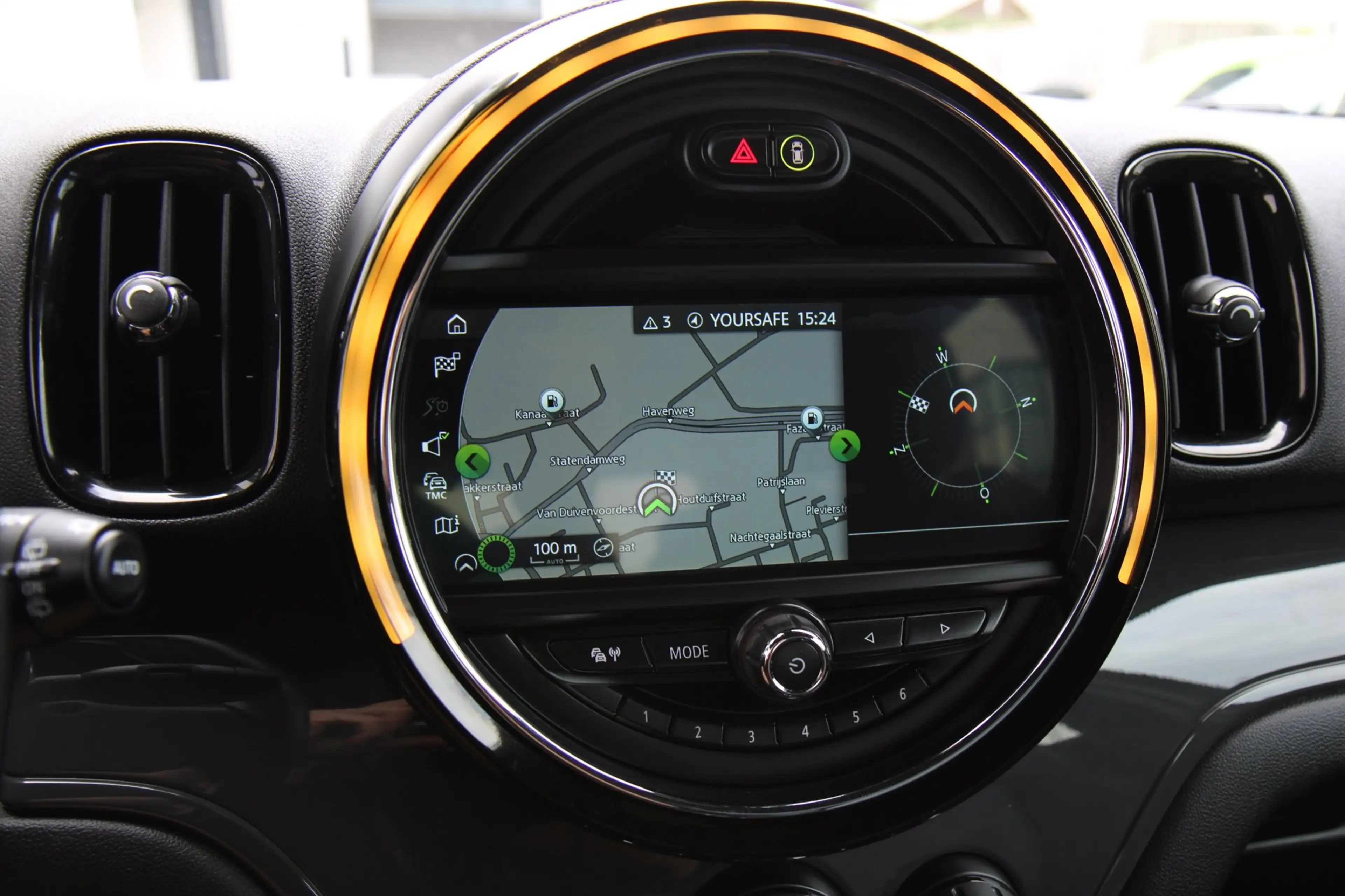 MINI Cooper Countryman 1.5 Navi Led Leder Keyless Cruise !! — photo 19