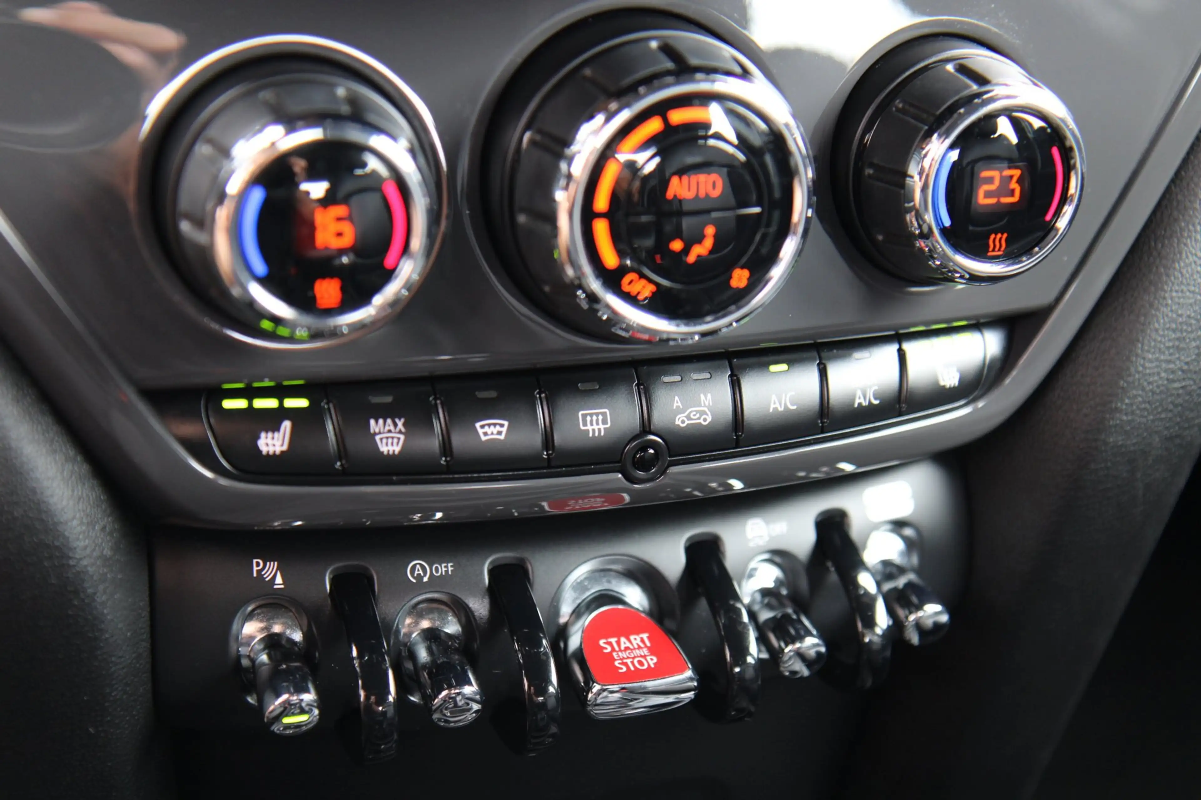 MINI Cooper Countryman 1.5 Navi Led Leder Keyless Cruise !! — photo 33