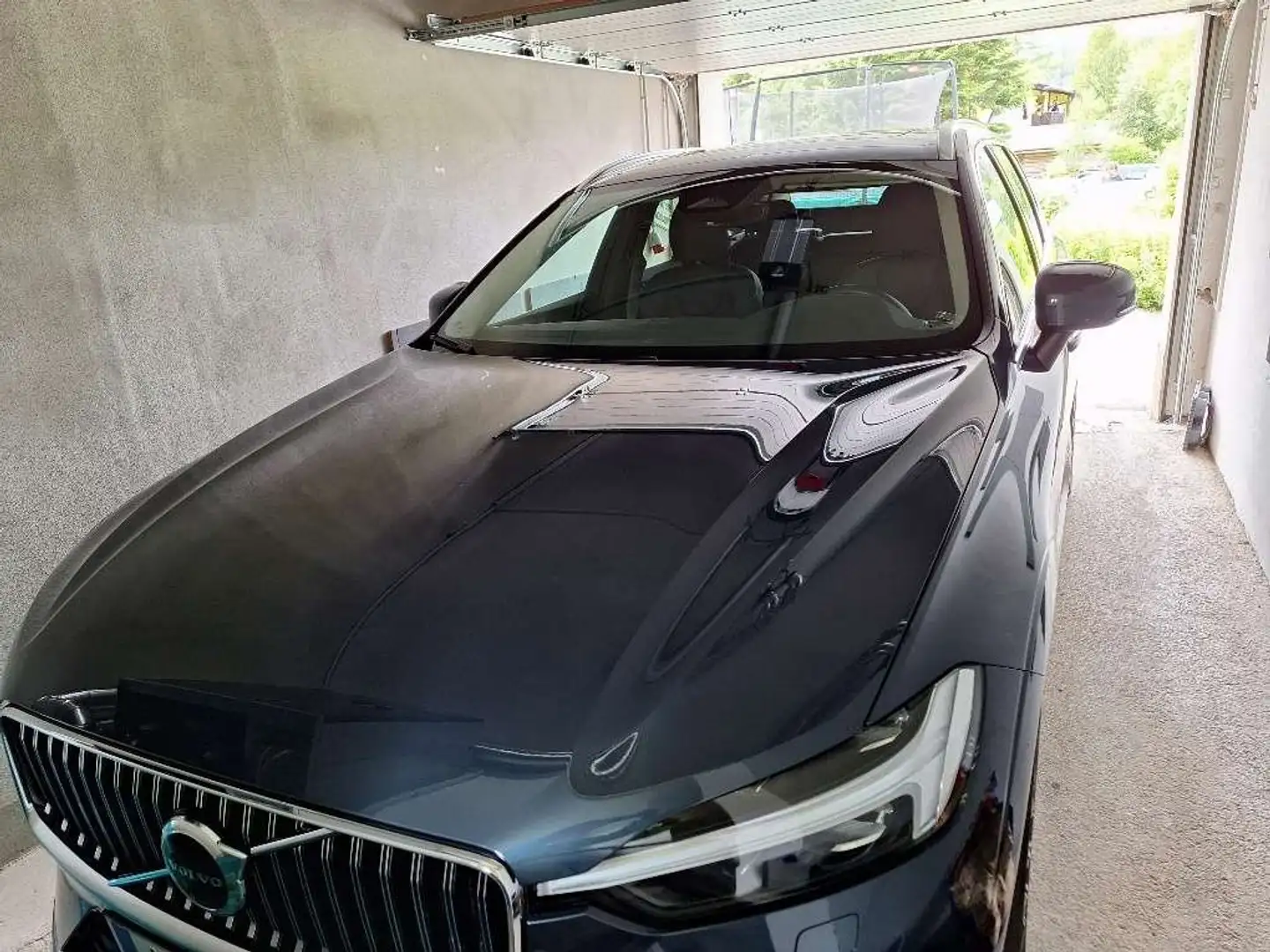 Volvo XC60 B4 Inscription AWD Geartronic Mildhybrid Xenium Blau - 1