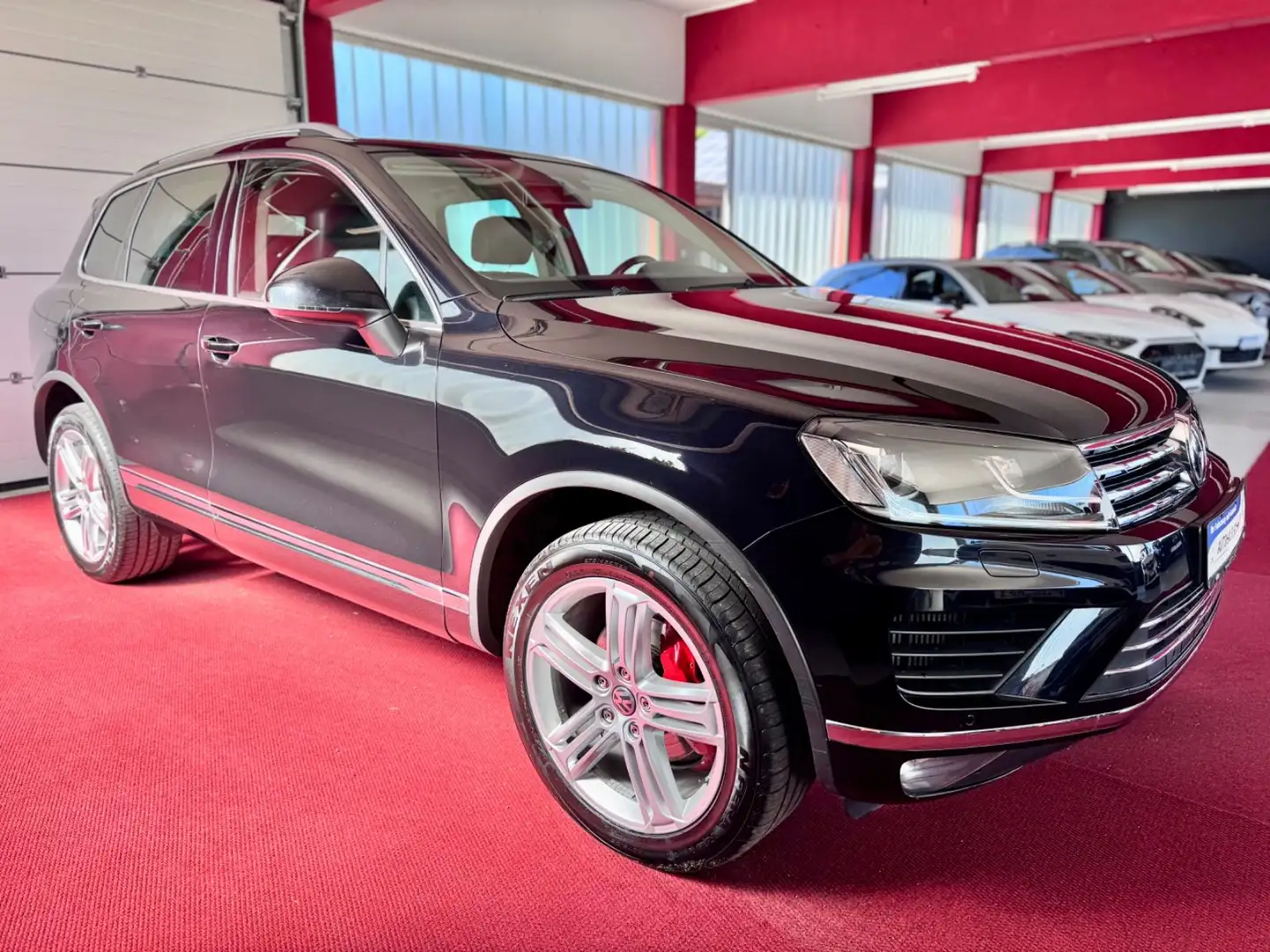 Volkswagen Touareg 3.0TDI Leder Navi BiXenon 20" Autom 4M Noir - 2