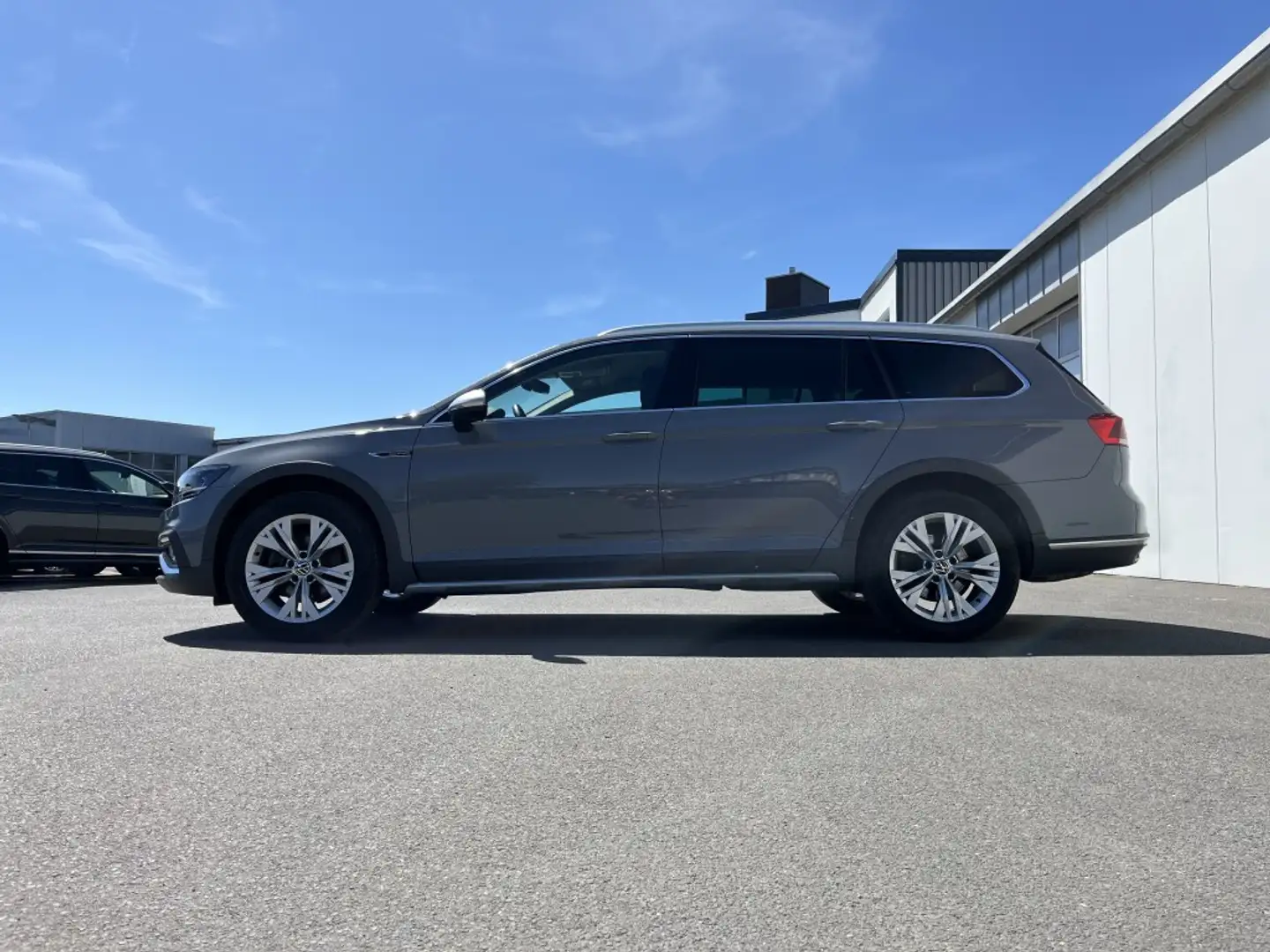 Volkswagen Passat Alltrack 2.0 TDI DSG 4Motion 225€ m. 20% Anzahlung AHK ST Grau - 2