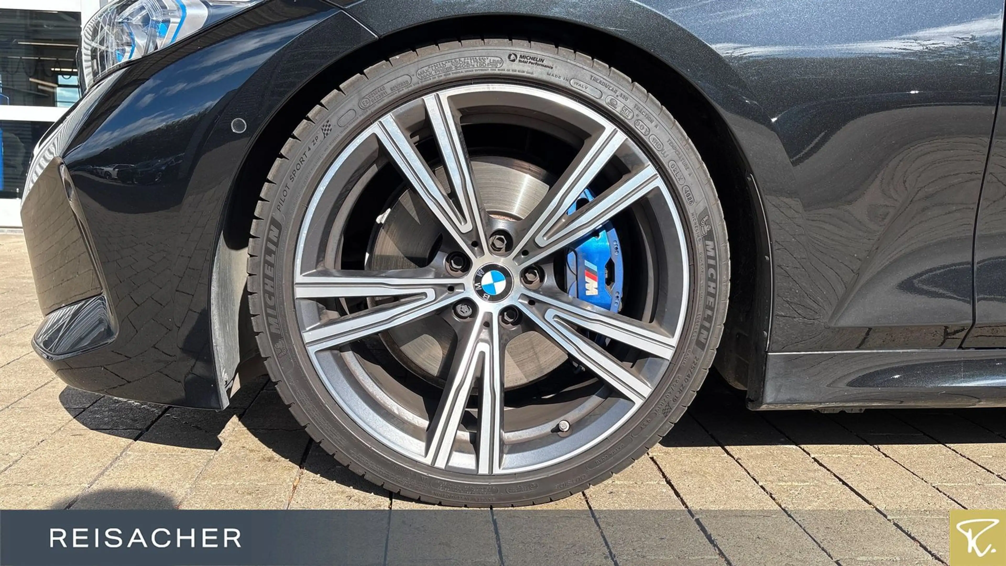 BMW 340 A xDrive Tou Pano,AHK,LM19",ACC,HUD — photo 3