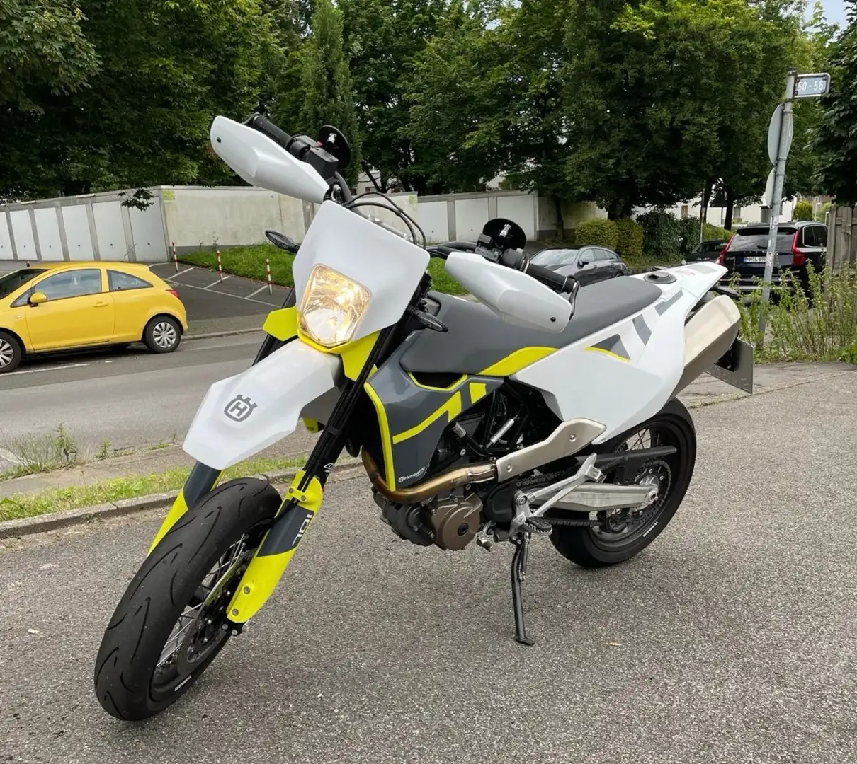Husqvarna 701 Supermoto Blanc - 1