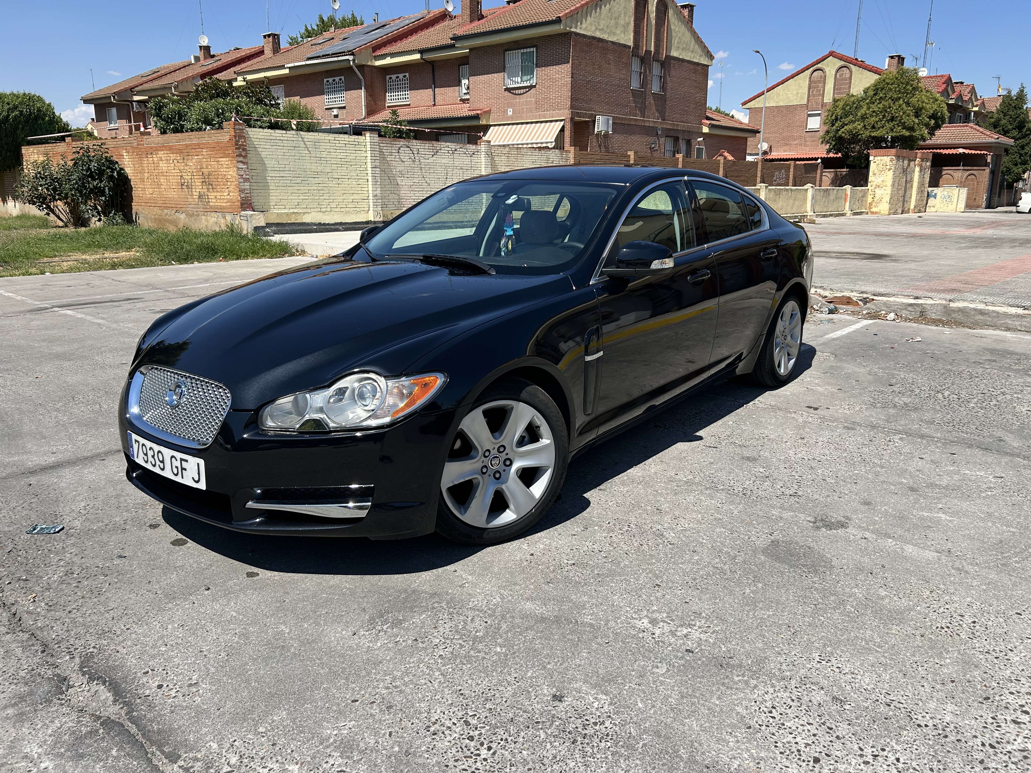 Jaguar XF 2.7D V6 Premium Luxury Aut. - foto 1