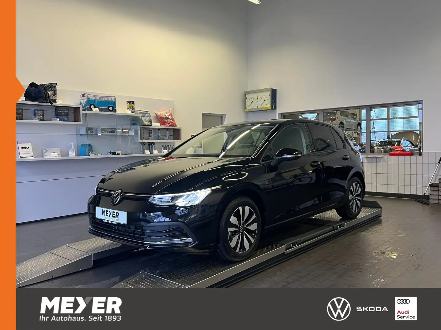 Volkswagen Golf VIII MOVE 1.5 eTSI DSG *AHK, LED, App-Connnect, 1 Black - 1
